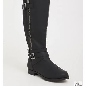 Torrid BUCKLE DETAIL KNEE BOOT WIDE Size 8 W wide calf